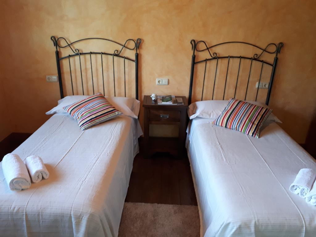 Pension Vilanova Sigueiro Exterior foto