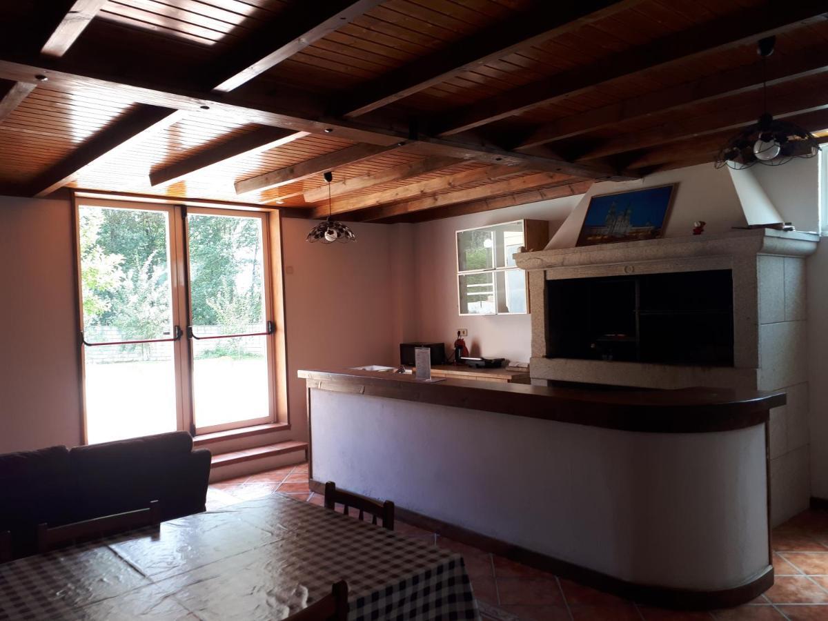 Pension Vilanova Sigueiro Exterior foto